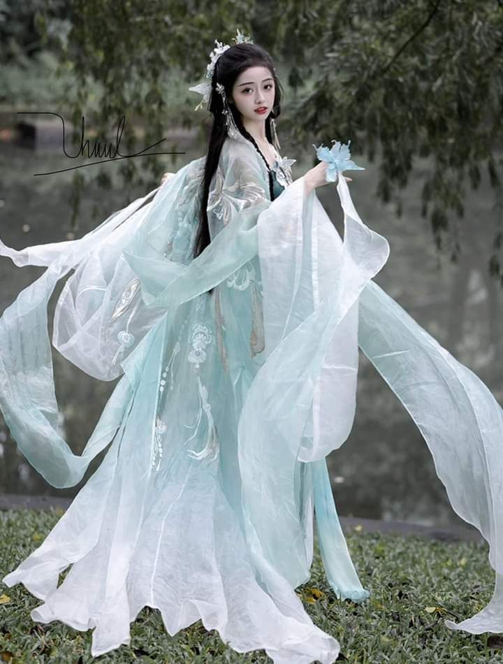 Childrens Chinese Style Maan Qun Performance Costumes:A Cultural Fusion of Tradition and Modernity
