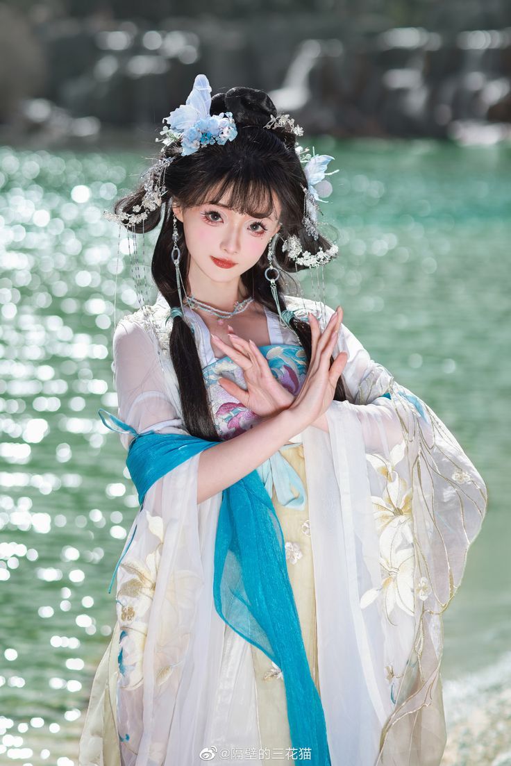 Adult Hanfu Fashion:Exploring the Revival of Traditional Chinese Clothing Adult Hanfu Fashion:Exploring the Revival of Traditional Chinese Clothing