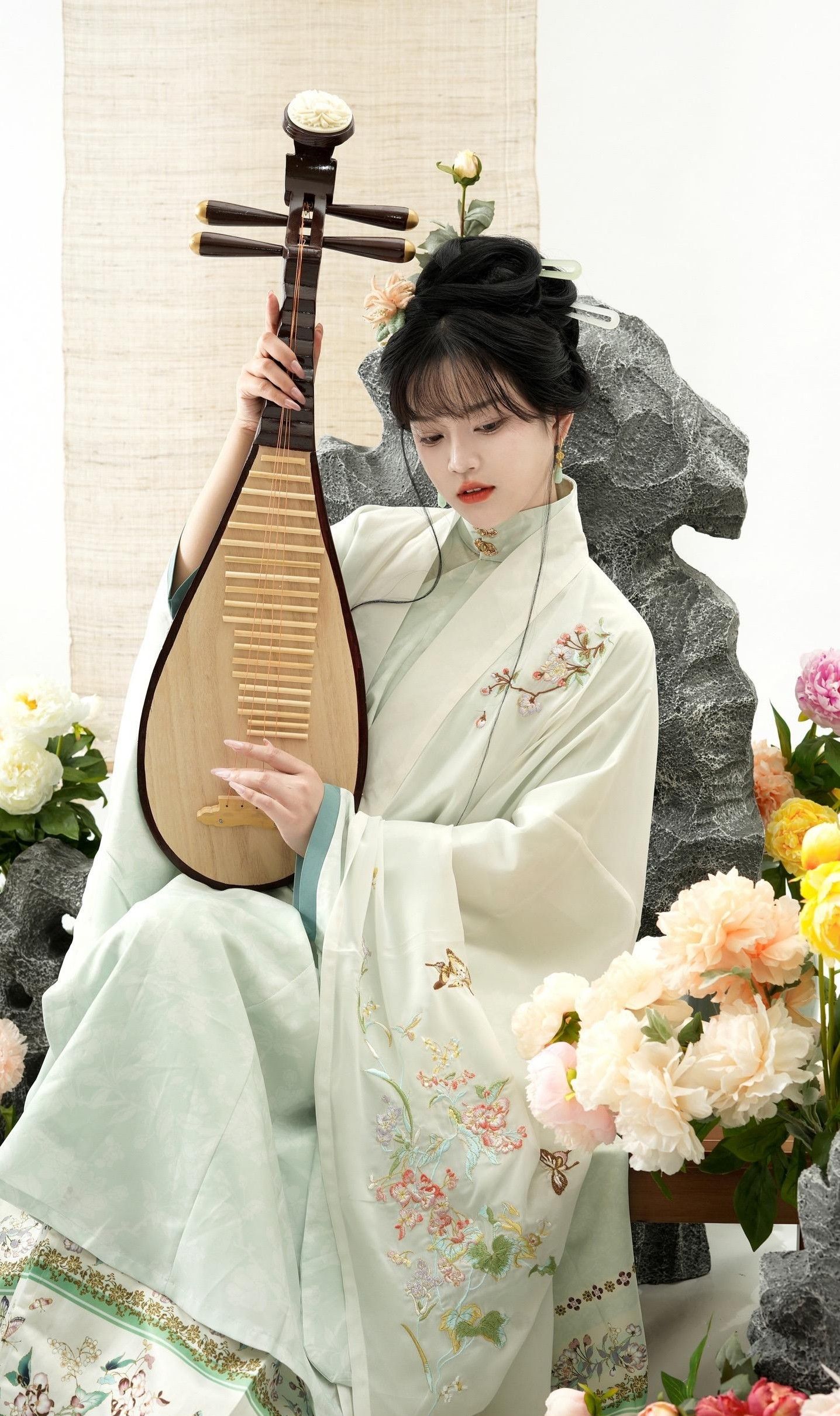 Summer Girls Hanfu Set:A Guide to the Perfect Two-Piece Outfit for Your Little One