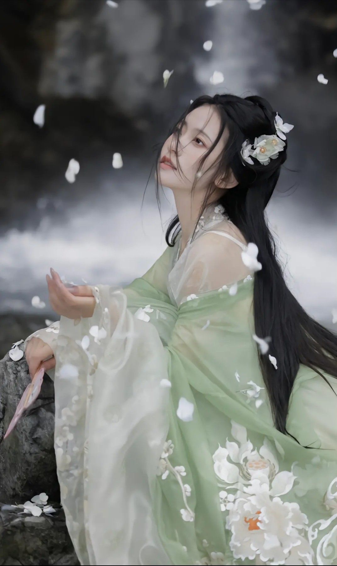 Little Girls Fashion:The Rise of Hanfu Sandals in Traditional Chinese Attire Little Girls Fashion:The Rise of Hanfu Sandals in Traditional Chinese Attire