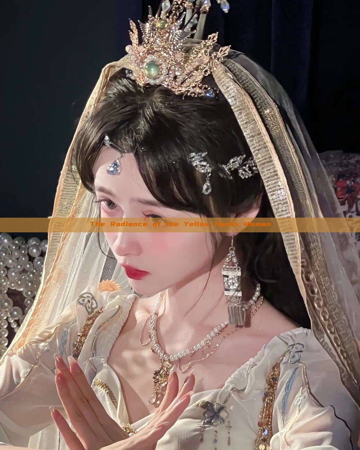 The Radiance of the Yellow Hanfu Woman The Radiance of the Yellow Hanfu Woman