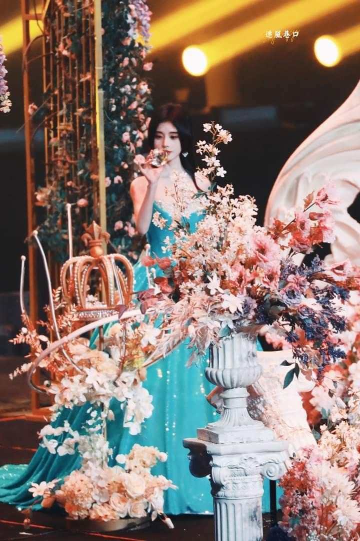 Reimagining the Cheongsam:Modern Industrial Elegance and Traditional Chinese Charm Reimagining the Cheongsam:Modern Industrial Elegance and Traditional Chinese Charm