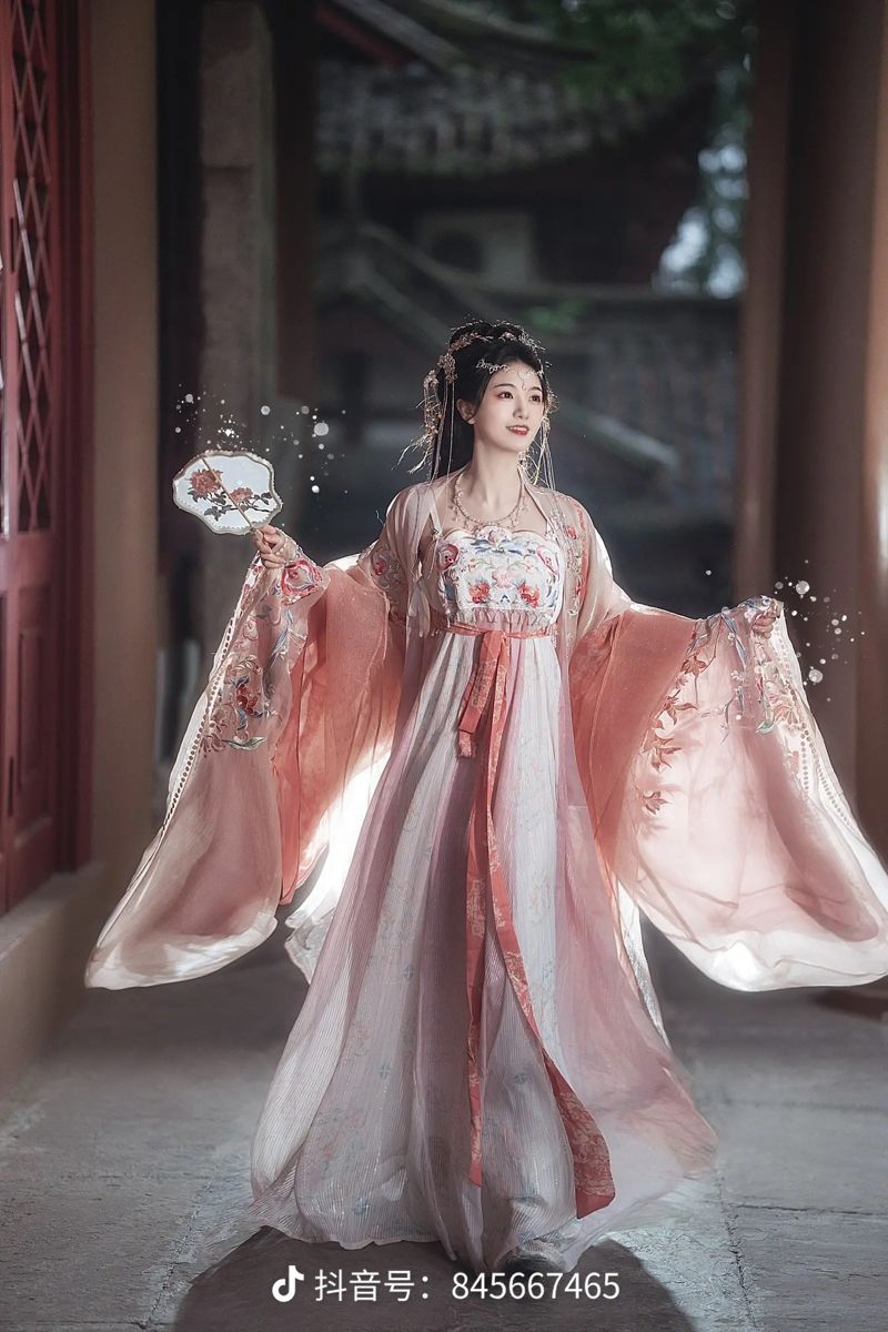 The Enchantment of Married Earrings and Horseface Skirts:A Tale of Traditional Elegance The Enchantment of Married Earrings and Horseface Skirts:A Tale of Traditional Elegance