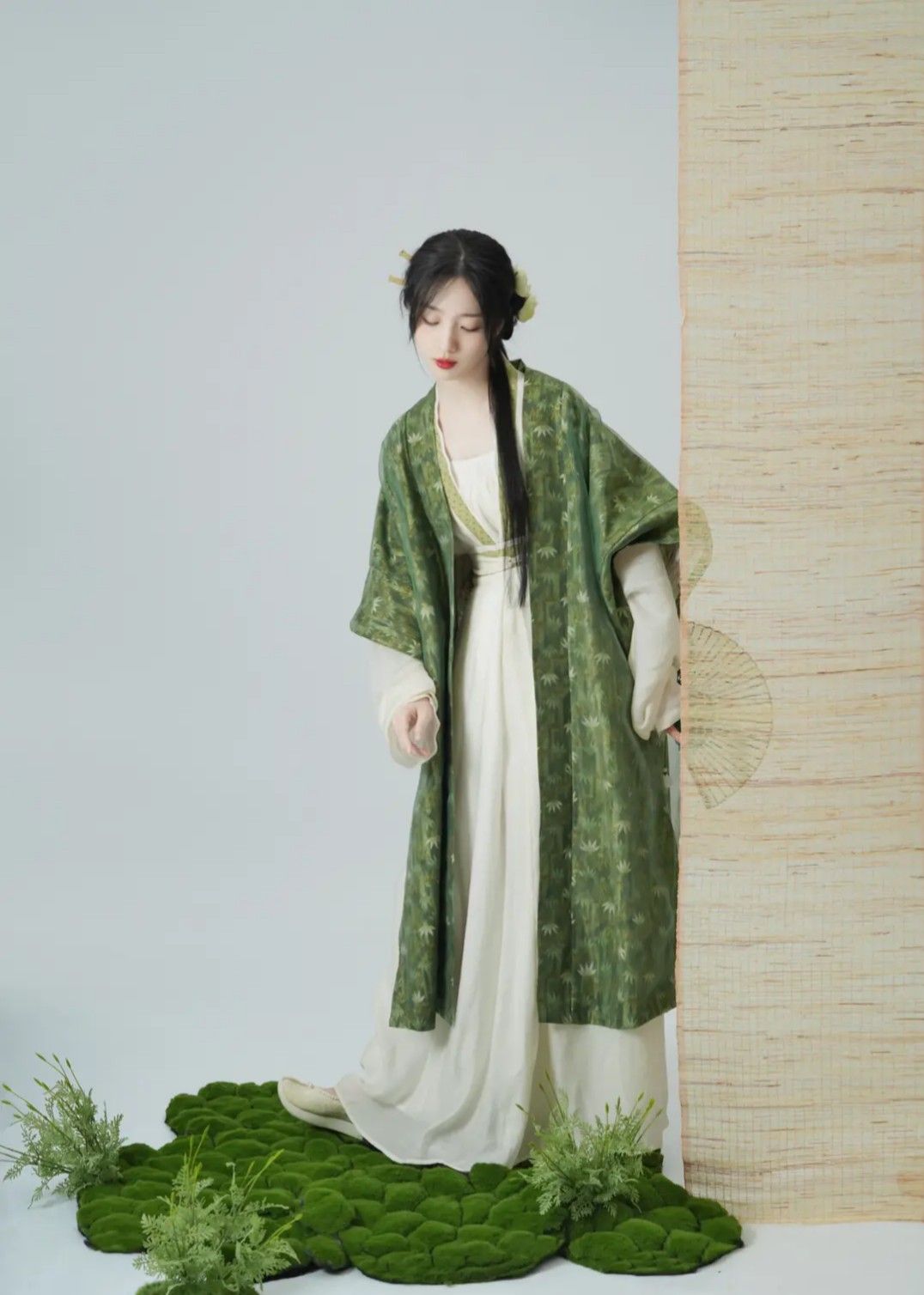 Embracing the New:Cheongsam and Earring Coordination Fashion Embracing the New:Cheongsam and Earring Coordination Fashion