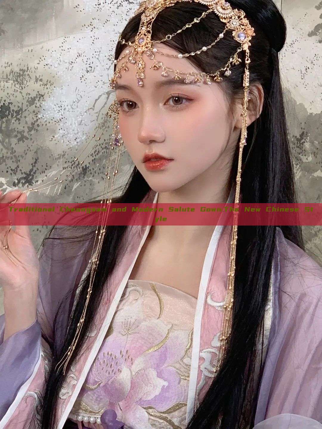 Traditional Cheongsam and Modern Salute Gown:The New Chinese Style