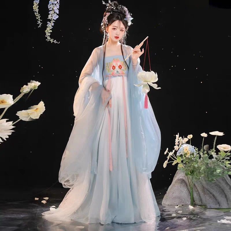 Childrens Horseface Skirt and Cloud Shoulder Accessories A Fashionable and Cultural Blend