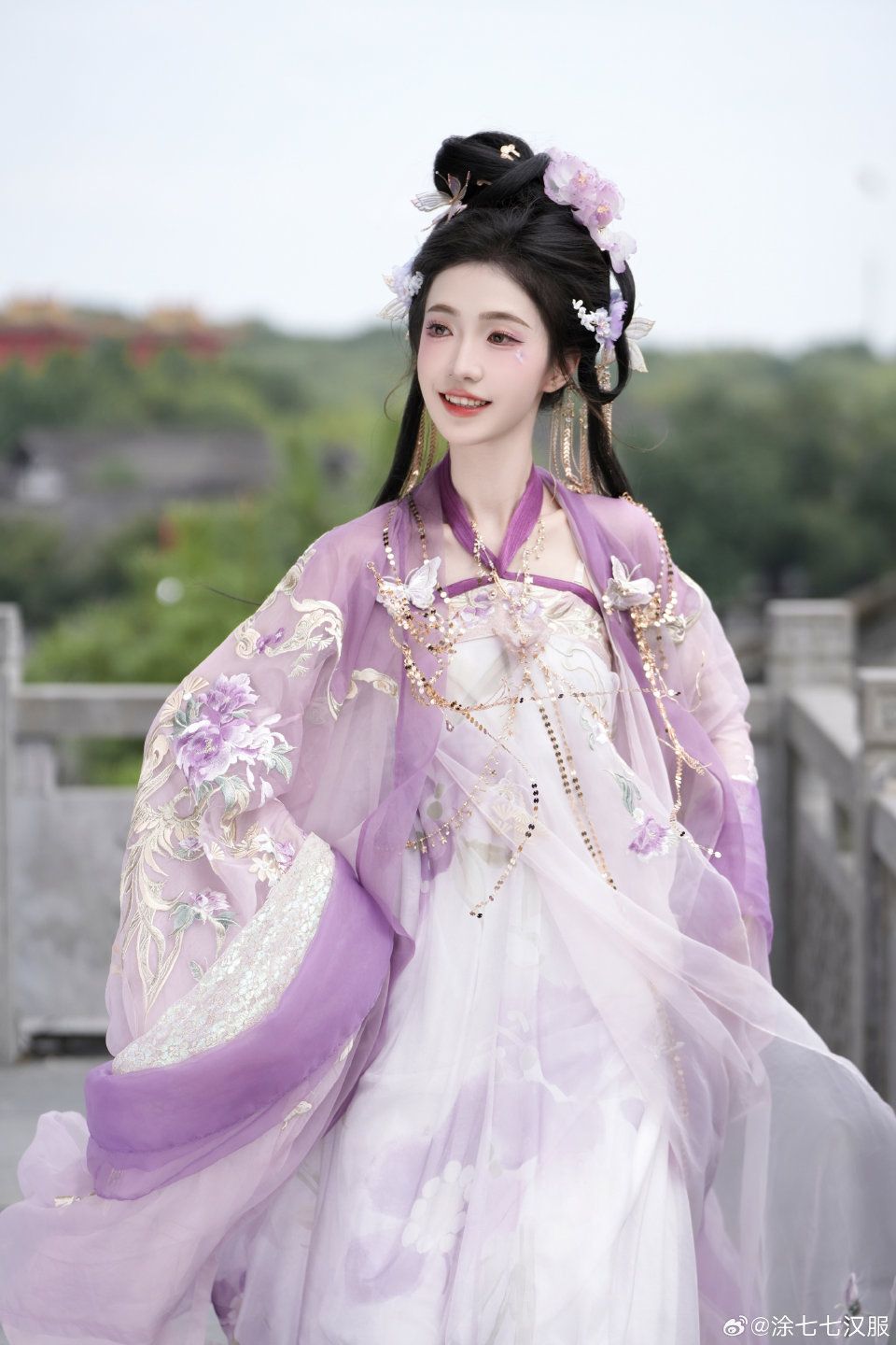 Childrens Performance Wear:The Red Zhaozhao Wish Original Hanfu Costume Childrens Performance Wear:The Red Zhaozhao Wish Original Hanfu Costume