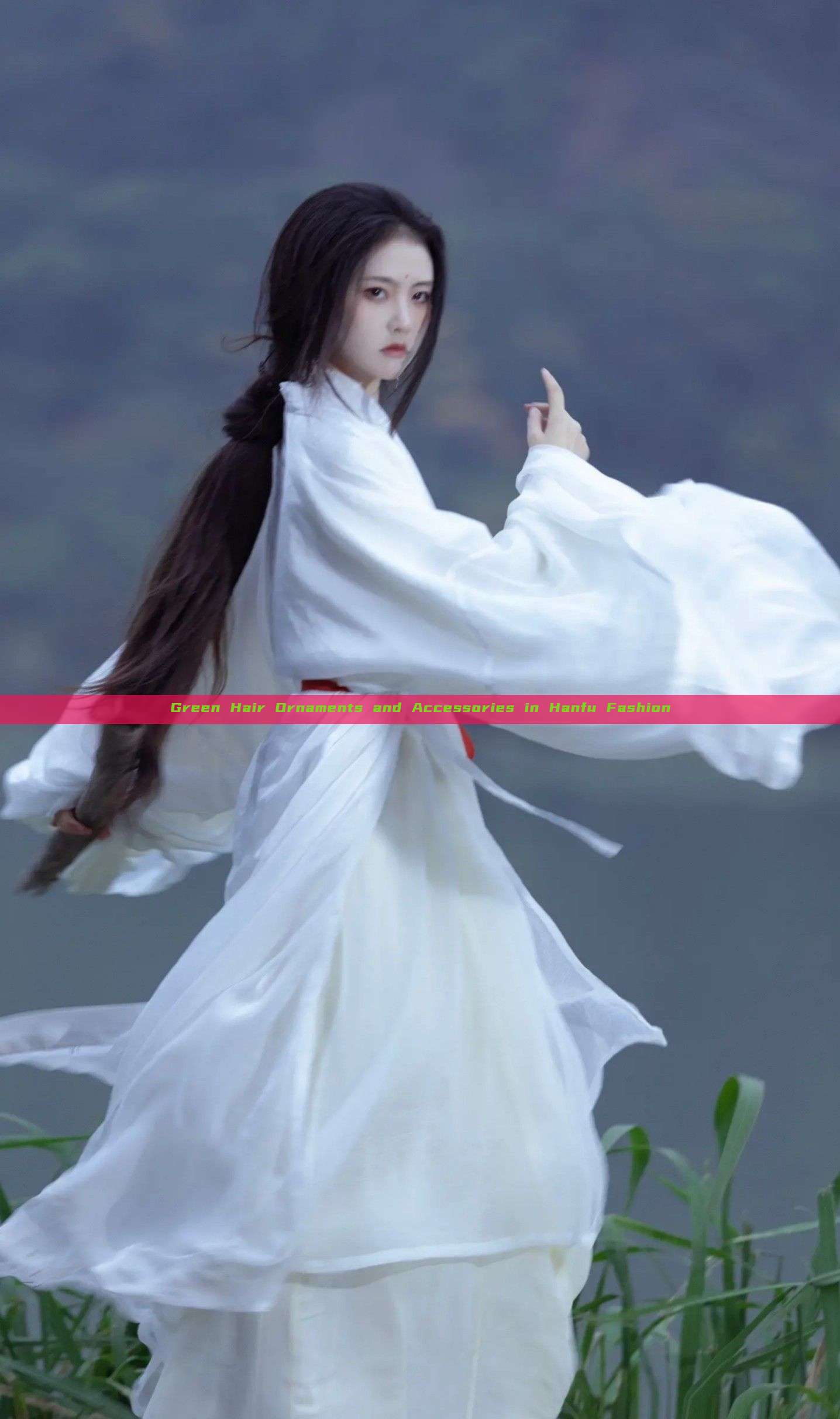 Green Hair Ornaments and Accessories in Hanfu Fashion Green Hair Ornaments and Accessories in Hanfu Fashion