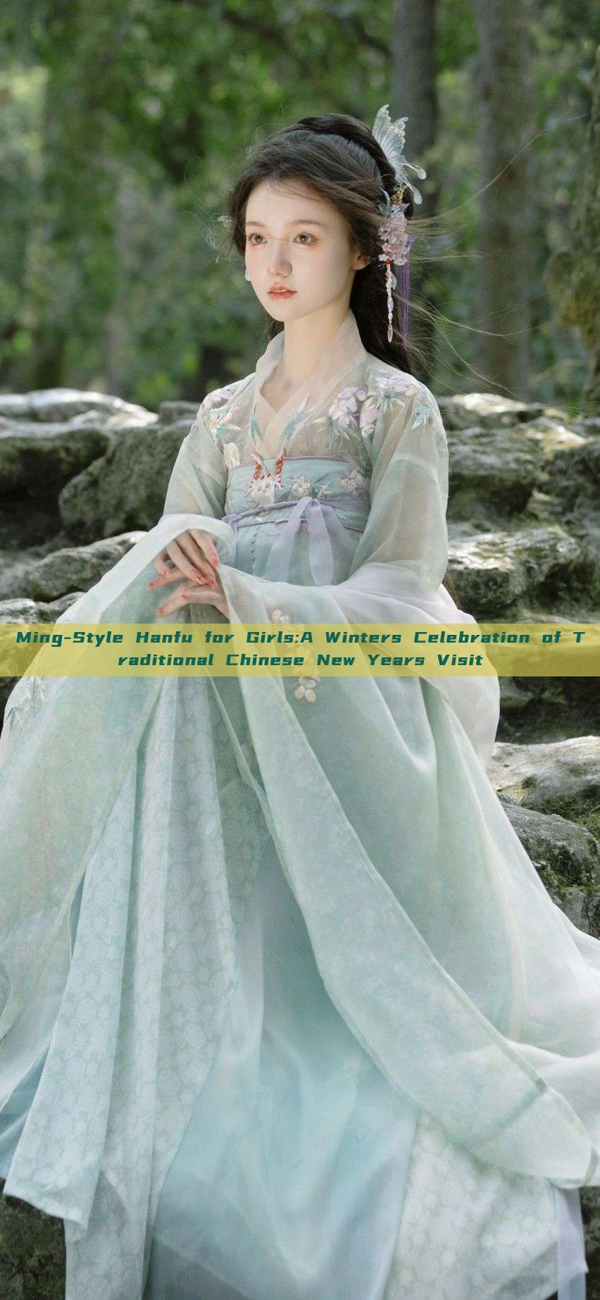 Ming-Style Hanfu for Girls:A Winters Celebration of Traditional Chinese New Years Visit