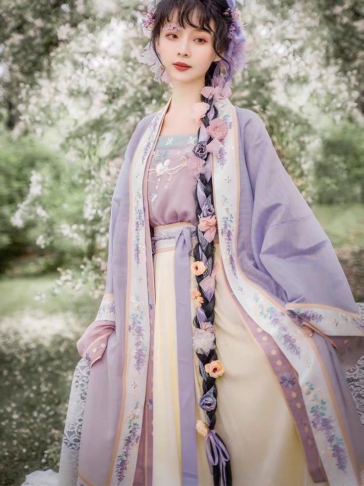 Winter and Autumn Hanfu Fashion for Junior School Girls:A Guide to Traditional Chinese Dress Styles