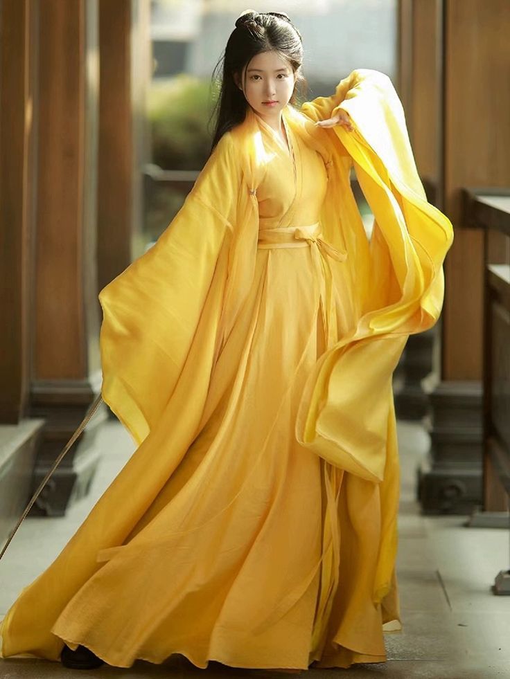 Accessories to Match Your Cheongsam:A Guide to Traditional and Modern Touches