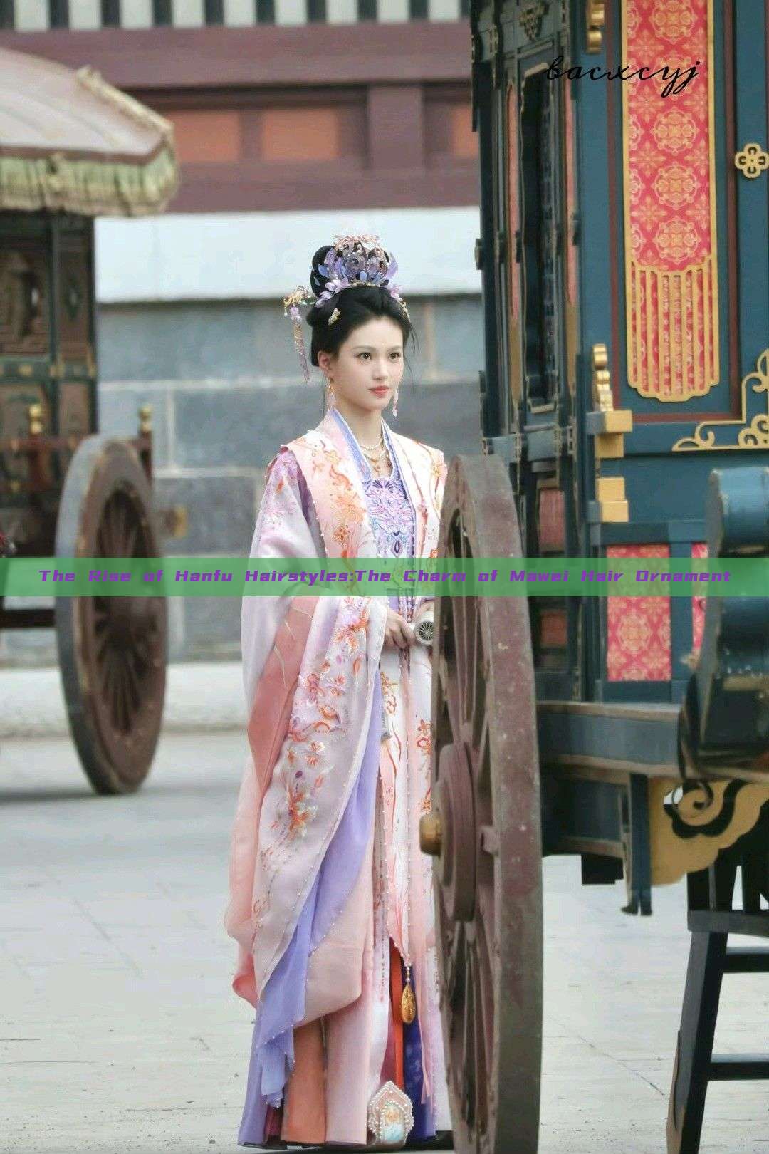 The Rise of Hanfu Hairstyles:The Charm of Mawei Hair Ornament The Rise of Hanfu Hairstyles:The Charm of Mawei Hair Ornament