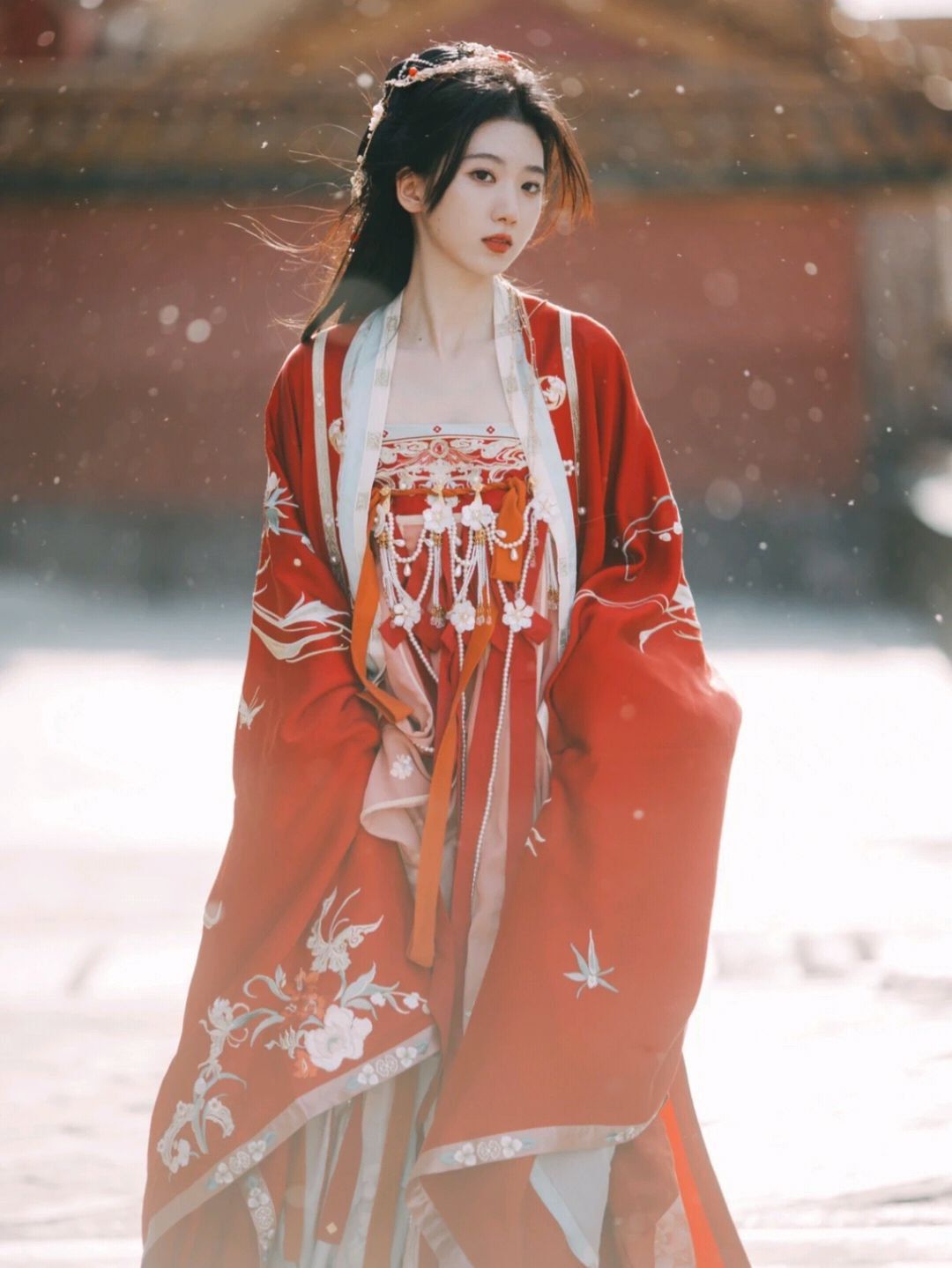 The Cultural Significance of Horseface Skirt and Hairpins in Chinese Wedding Tradition