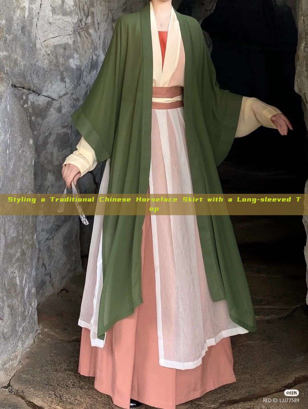 Styling a Traditional Chinese Horseface Skirt with a Long-sleeved Top Styling a Traditional Chinese Horseface Skirt with a Long-sleeved Top