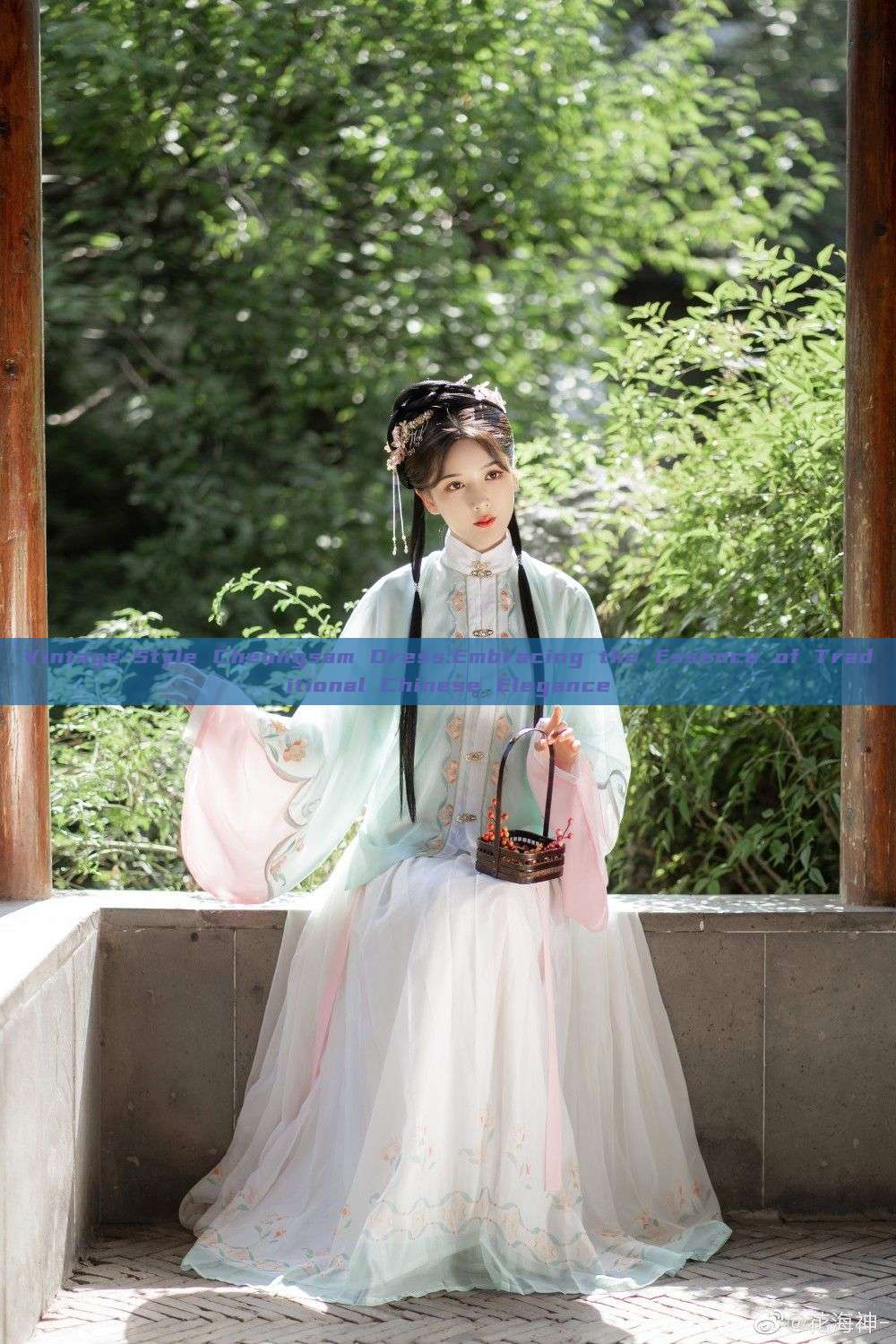 Vintage-Style Cheongsam Dress:Embracing the Essence of Traditional Chinese Elegance Vintage-Style Cheongsam Dress:Embracing the Essence of Traditional Chinese Elegance