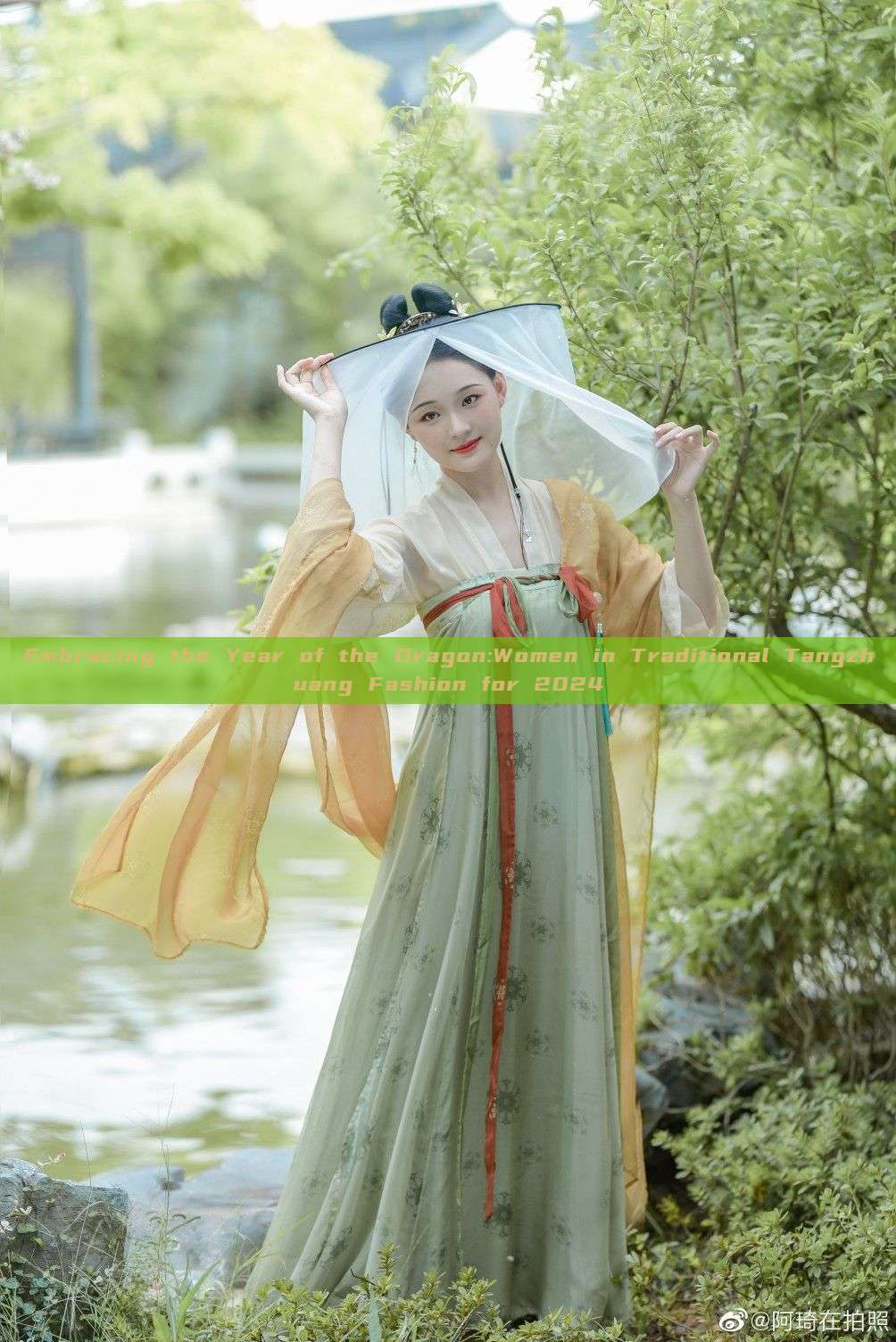 Embracing the Year of the Dragon:Women in Traditional Tangzhuang Fashion for 2024 Embracing the Year of the Dragon:Women in Traditional Tangzhuang Fashion for 2024