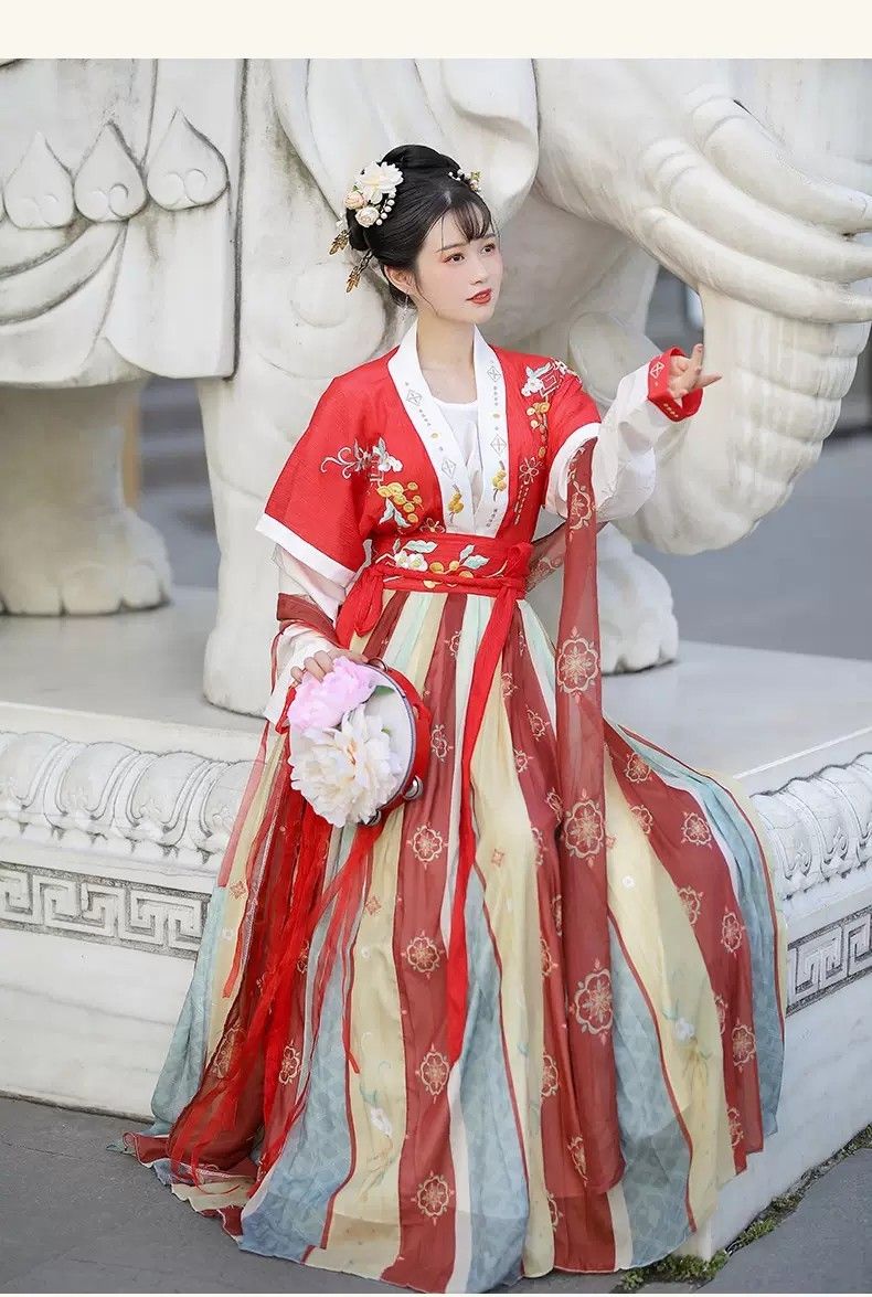Hanfu Fashion:Exploring the Beauty of Ancient Chinese Womens Summer Costumes