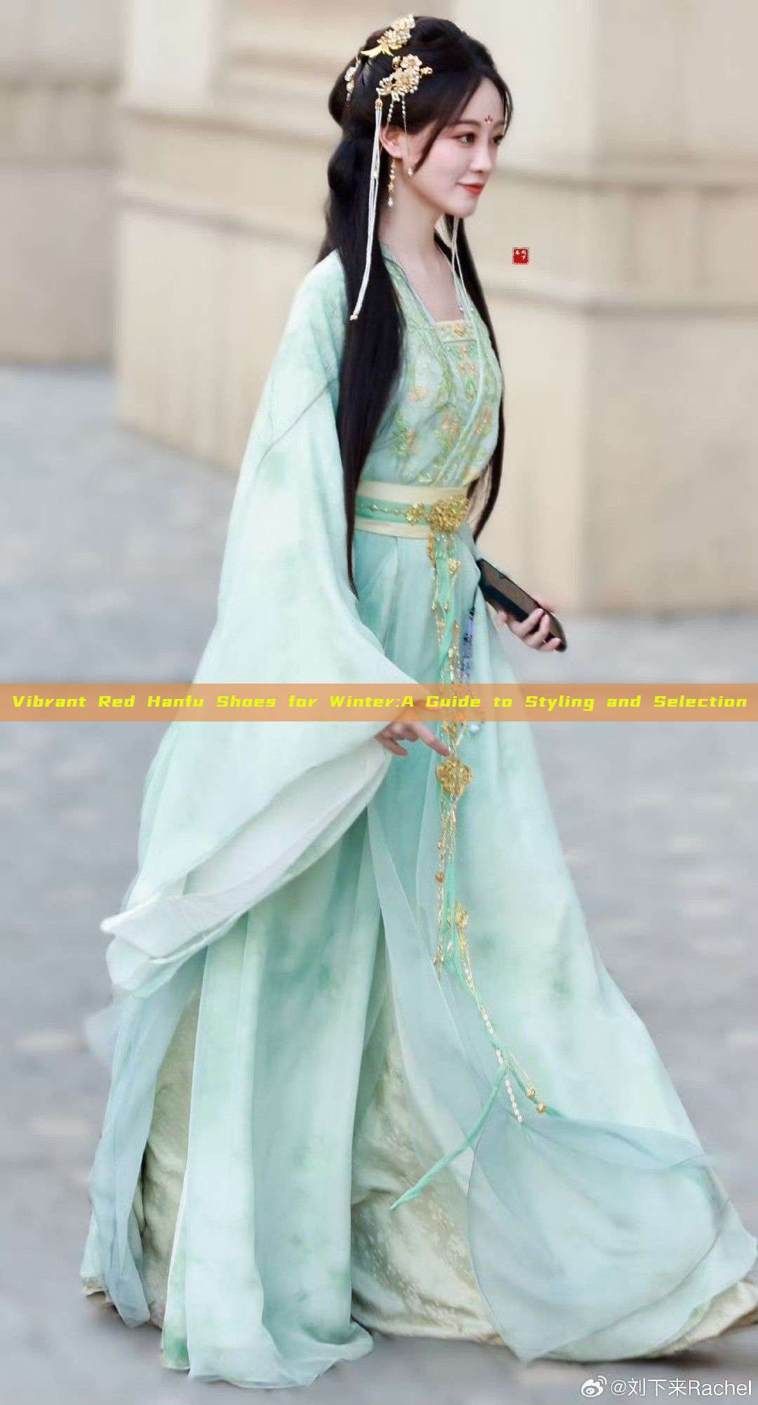 Vibrant Red Hanfu Shoes for Winter:A Guide to Styling and Selection Vibrant Red Hanfu Shoes for Winter:A Guide to Styling and Selection