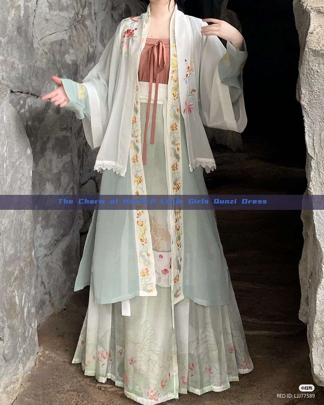 The Charm of Hanfu:A Little Girls Qunzi Dress The Charm of Hanfu:A Little Girls Qunzi Dress
