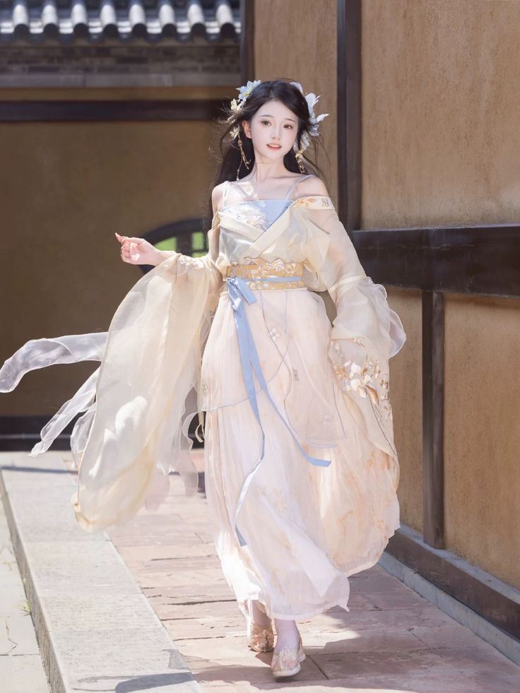 Cherishing Fate:Original Hanfu Qiyao and the Value of Relationships