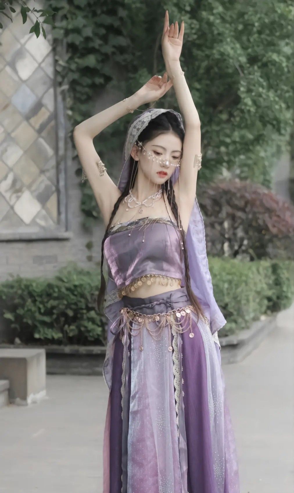The Elegance of a Traditional Chinese Cheongsam for the Mother-in-Law at a Modern Wedding Gala