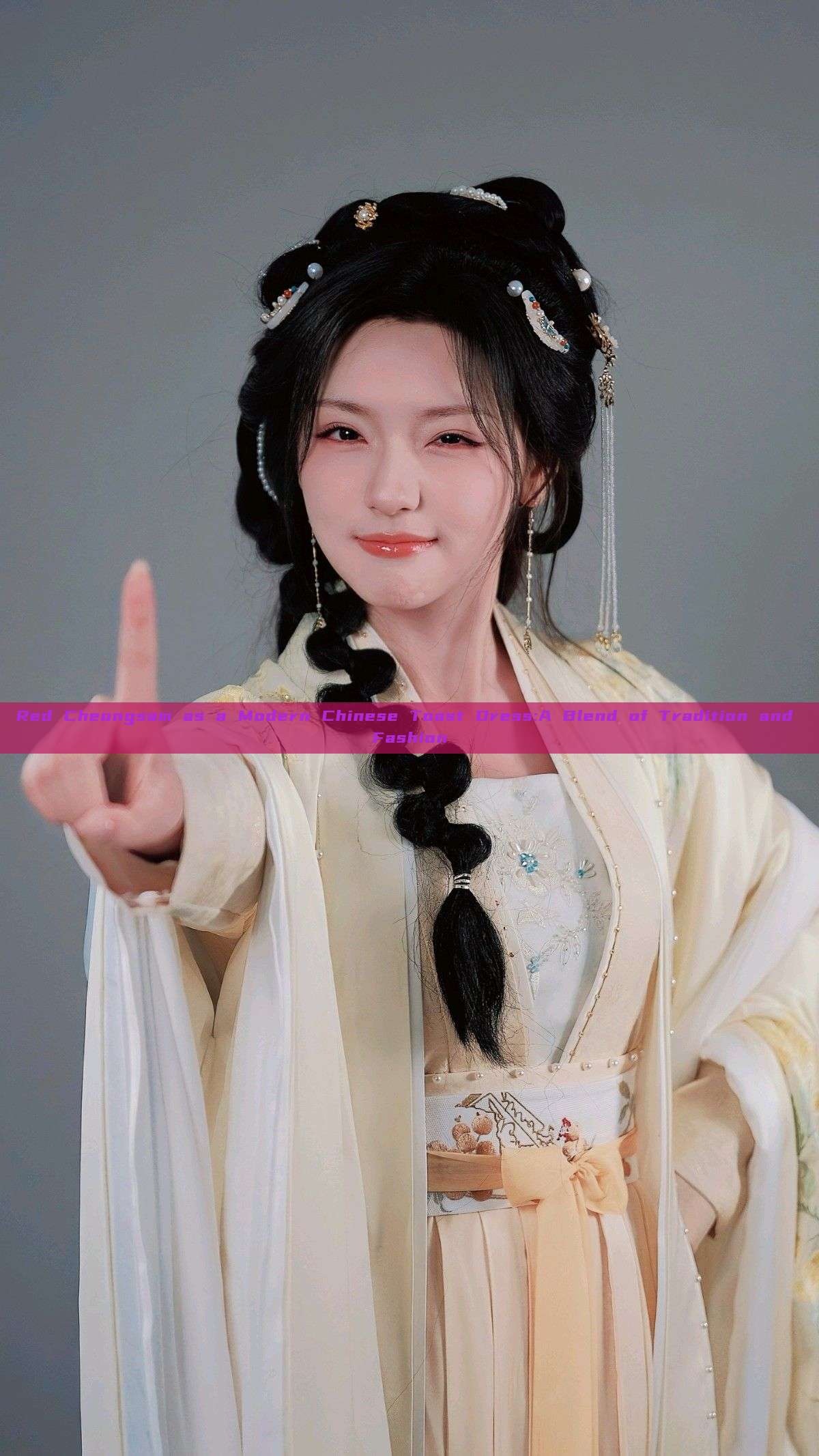 Red Cheongsam as a Modern Chinese Toast Dress:A Blend of Tradition and Fashion Red Cheongsam as a Modern Chinese Toast Dress:A Blend of Tradition and Fashion