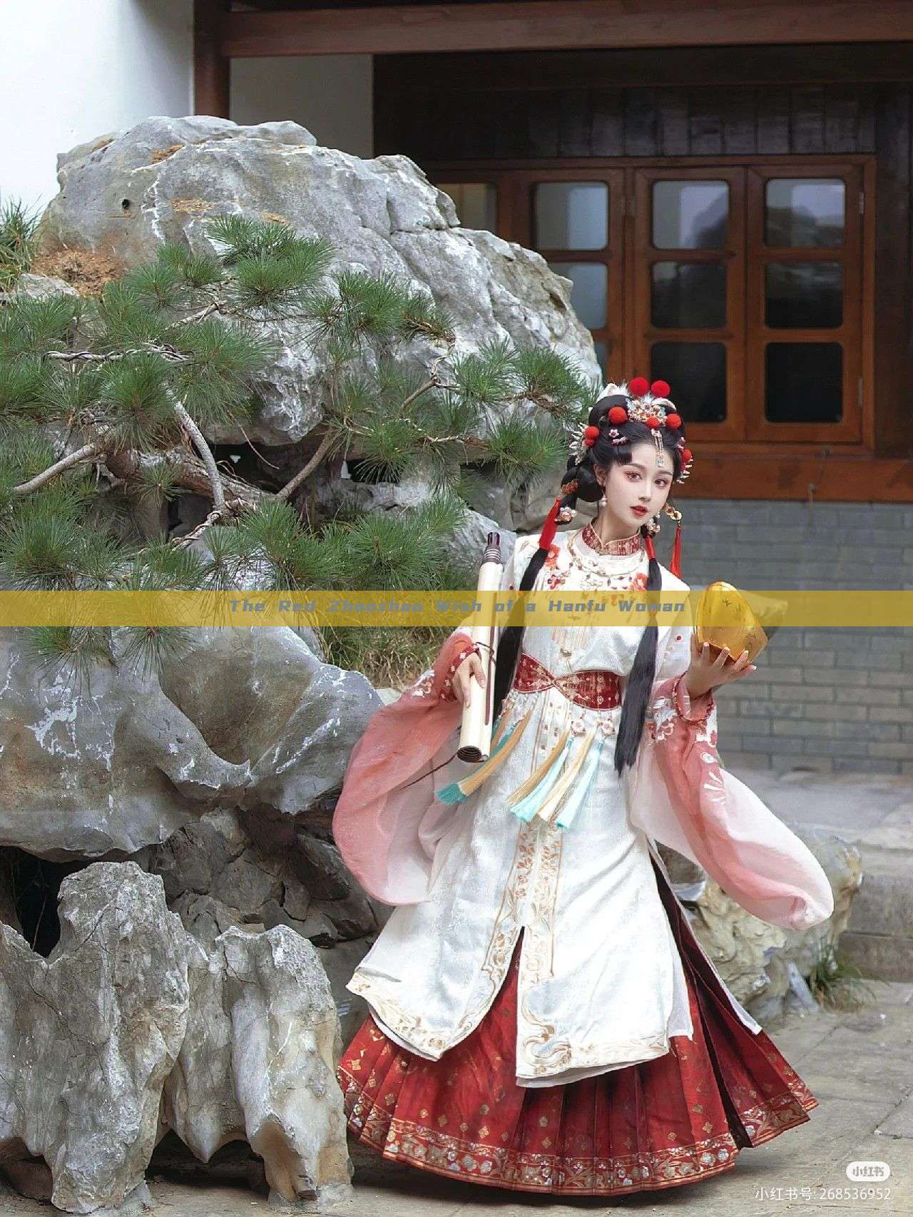 The Red Zhaozhao Wish of a Hanfu Woman The Red Zhaozhao Wish of a Hanfu Woman