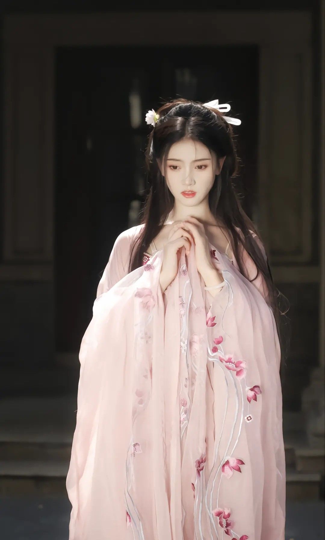 The Magnificent Splendor of Tang-Style Hanfu:The Essence of Chinese Traditional Clothing The Magnificent Splendor of Tang-Style Hanfu:The Essence of Chinese Traditional Clothing