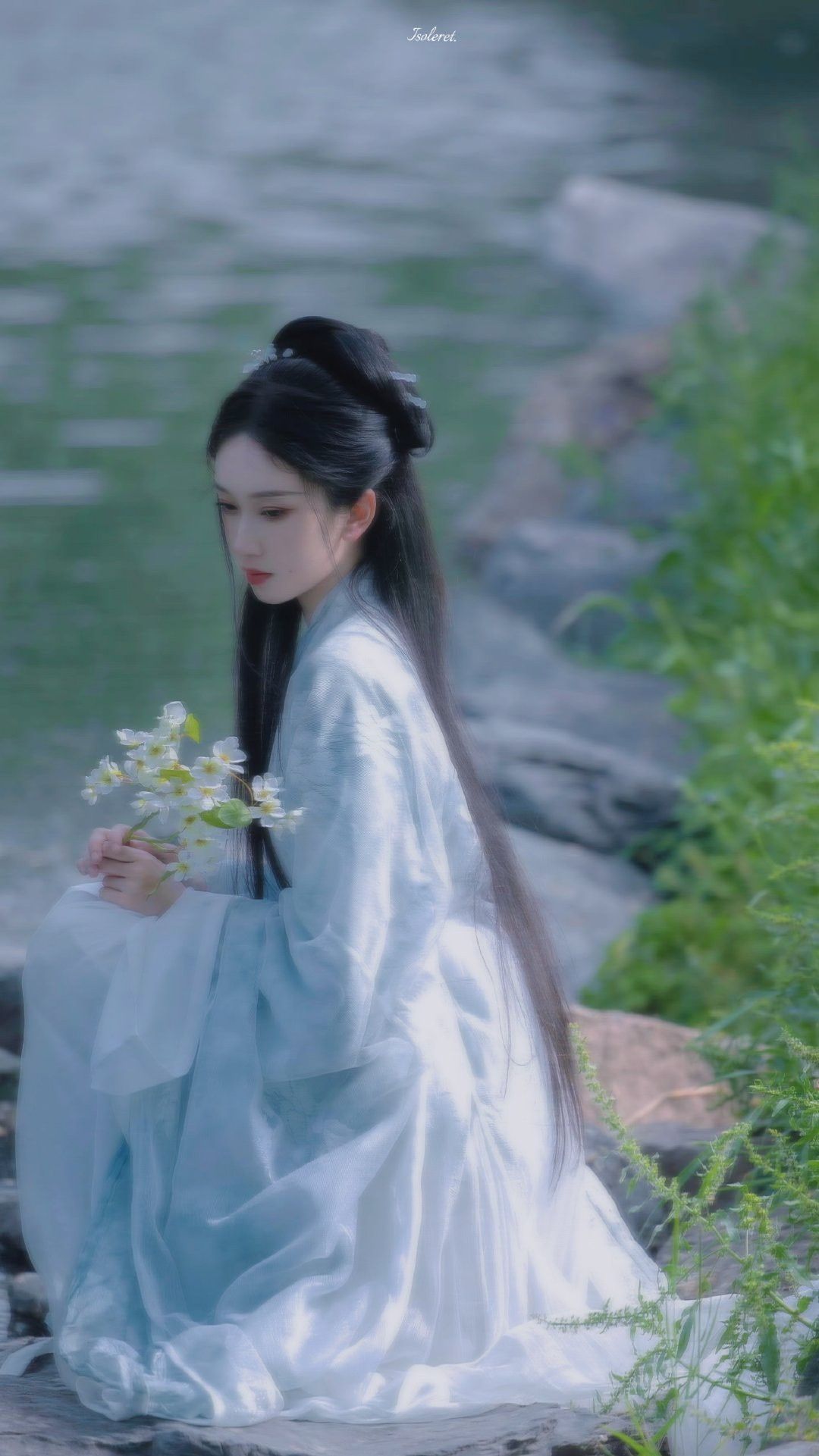 Plus-Size Beauty in a Cheongsam:The Story of a Plump Girl and Her Qipao Journey