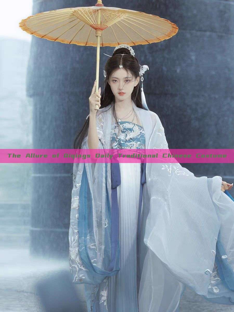 The Allure of Qiqings Daily Traditional Chinese Costume The Allure of Qiqings Daily Traditional Chinese Costume