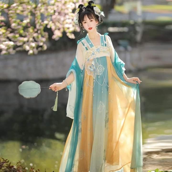 Summer Girls Hanfu Cheongsam:The Enchantment of Traditional Chinese Dress Summer Girls Hanfu Cheongsam:The Enchantment of Traditional Chinese Dress