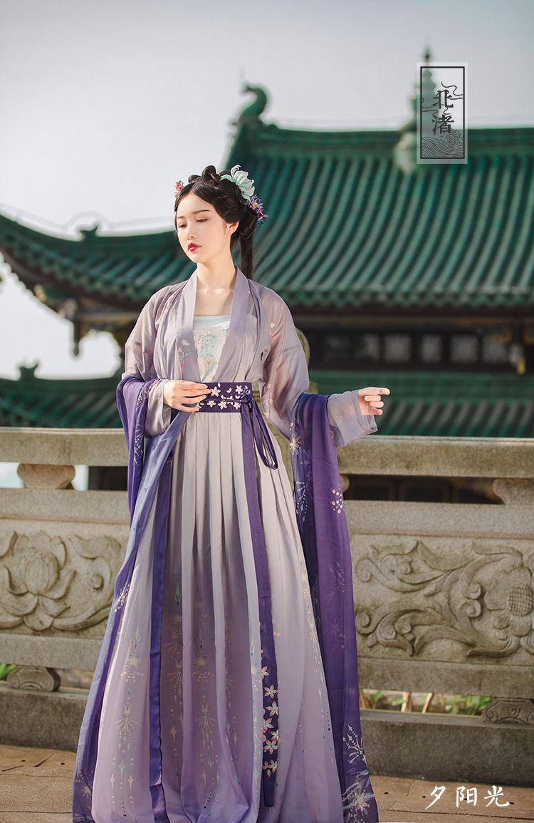 Traditional Chinese Costume Shoes for Women:The Allure of Hanfu Shoes for Adults