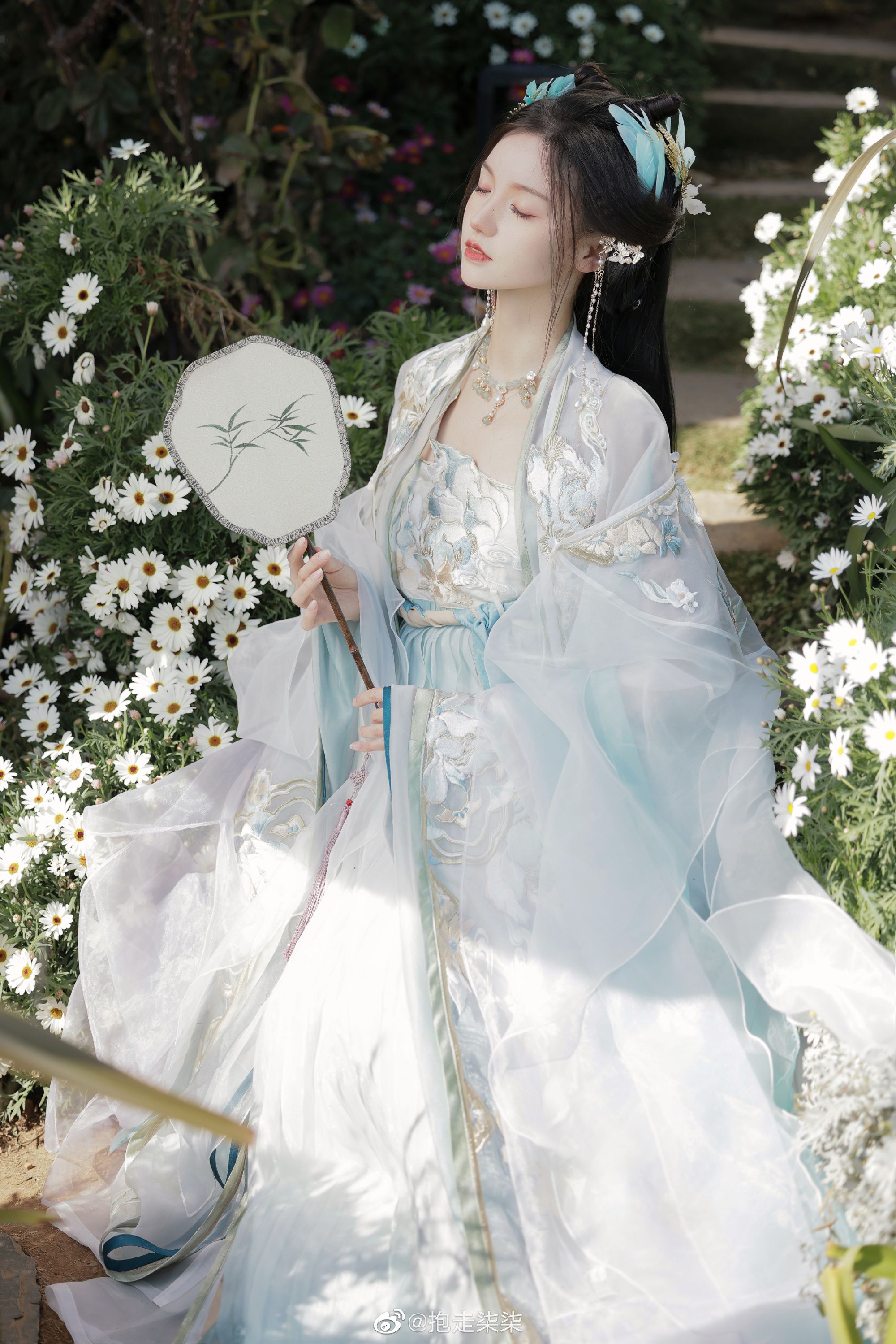 Elite Kids in Hanfu Fashion:A Guide to High-End Hanfu for Children Elite Kids in Hanfu Fashion:A Guide to High-End Hanfu for Children