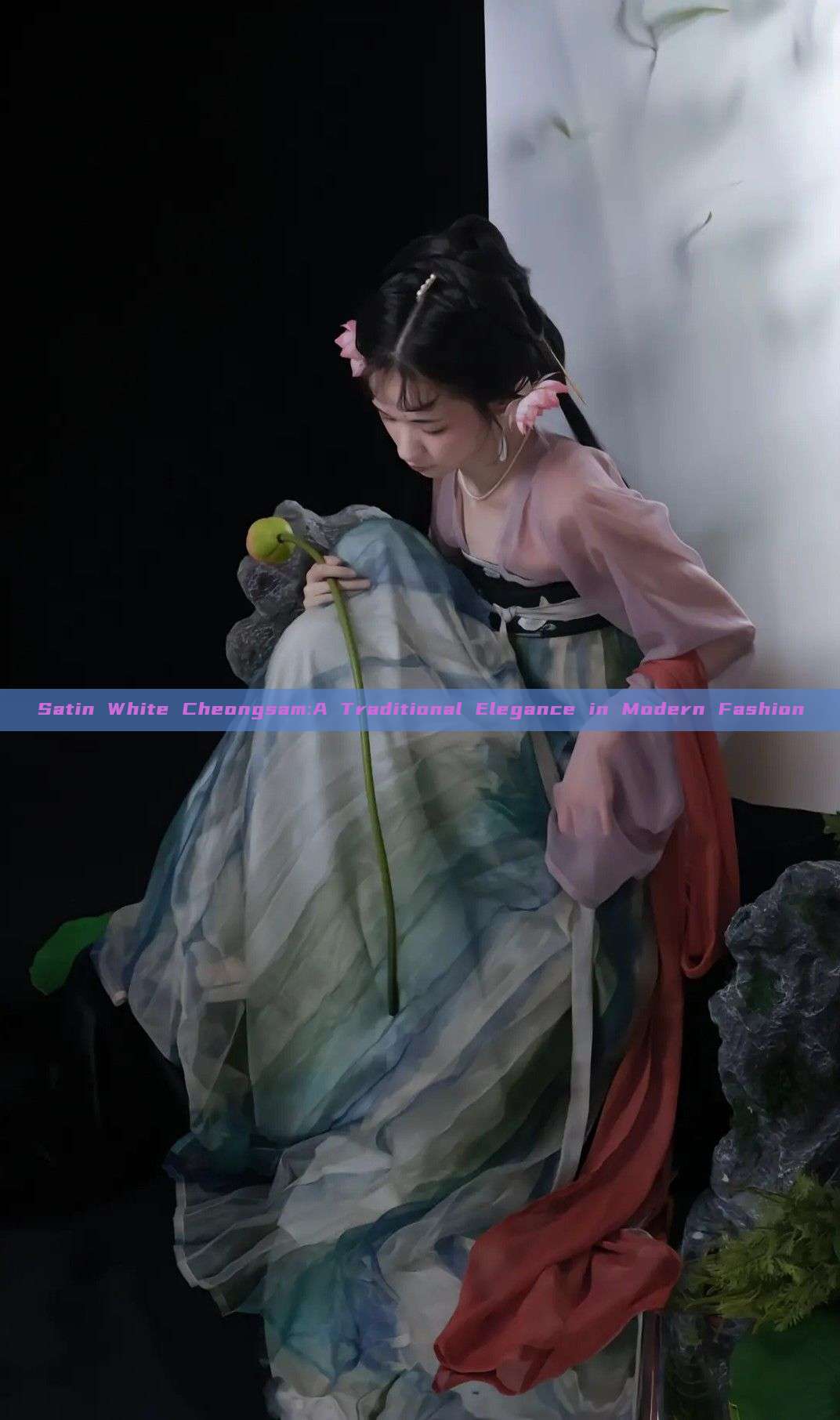 Satin White Cheongsam:A Traditional Elegance in Modern Fashion Satin White Cheongsam:A Traditional Elegance in Modern Fashion
