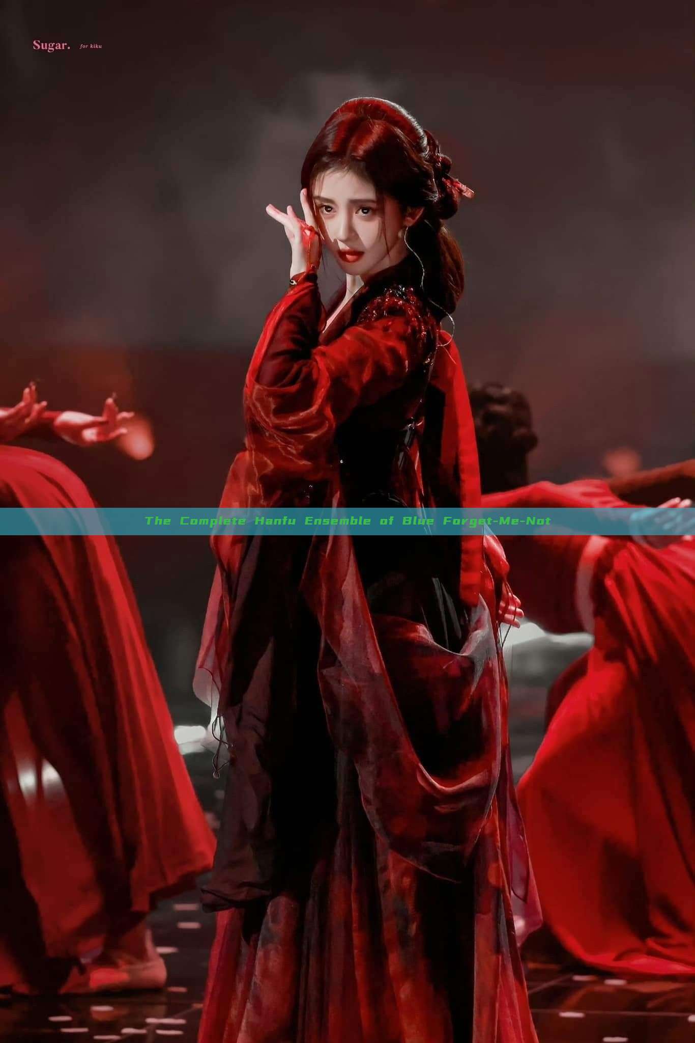 The Complete Hanfu Ensemble of Blue Forget-Me-Not The Complete Hanfu Ensemble of Blue Forget-Me-Not