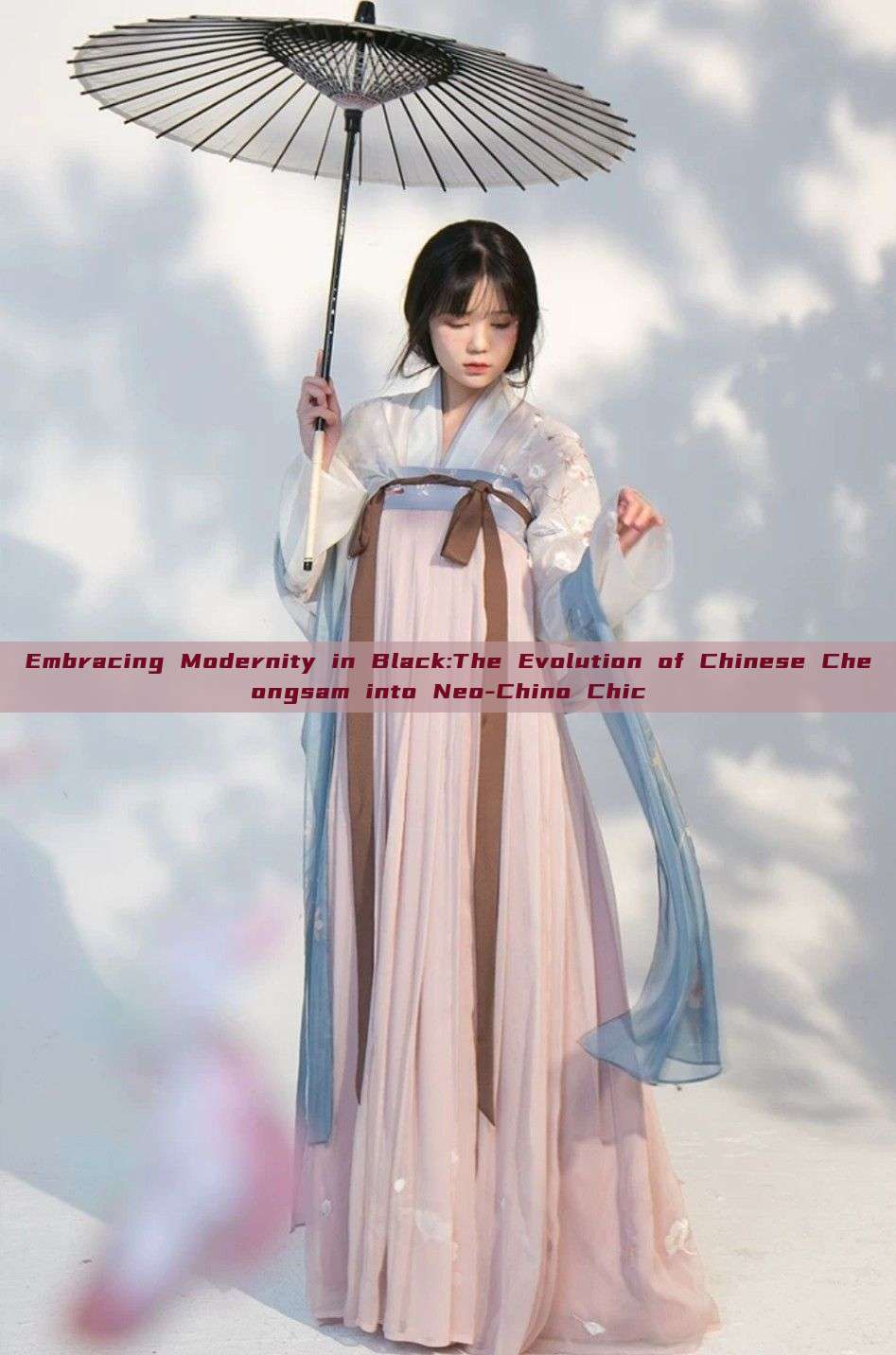Embracing Modernity in Black:The Evolution of Chinese Cheongsam into Neo-Chino Chic Embracing Modernity in Black:The Evolution of Chinese Cheongsam into Neo-Chino Chic