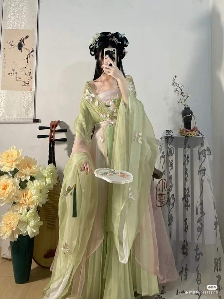 Elegant Long-Style Cheongsam Pearl Necklaces:A Blend of Traditional Beauty and Modern Grace Elegant Long-Style Cheongsam Pearl Necklaces:A Blend of Traditional Beauty and Modern Grace
