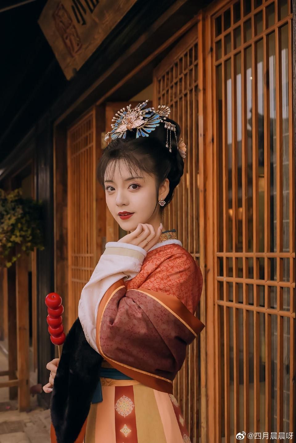 Winter Fashion Trends:Traditional Chinese-Style Cheongsam for Little Girls Winter Fashion Trends:Traditional Chinese-Style Cheongsam for Little Girls