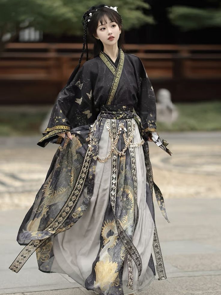 The Journey of an 11-Year-Old Child in Traditional Hanfu Fashion
