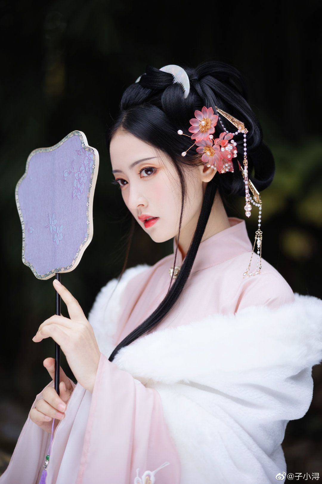 The Elegance of Cheongsam-Inspired Shoes:A Closer Look into the Allure of the Qipao Mei Tan Style The Elegance of Cheongsam-Inspired Shoes:A Closer Look into the Allure of the Qipao Mei Tan Style