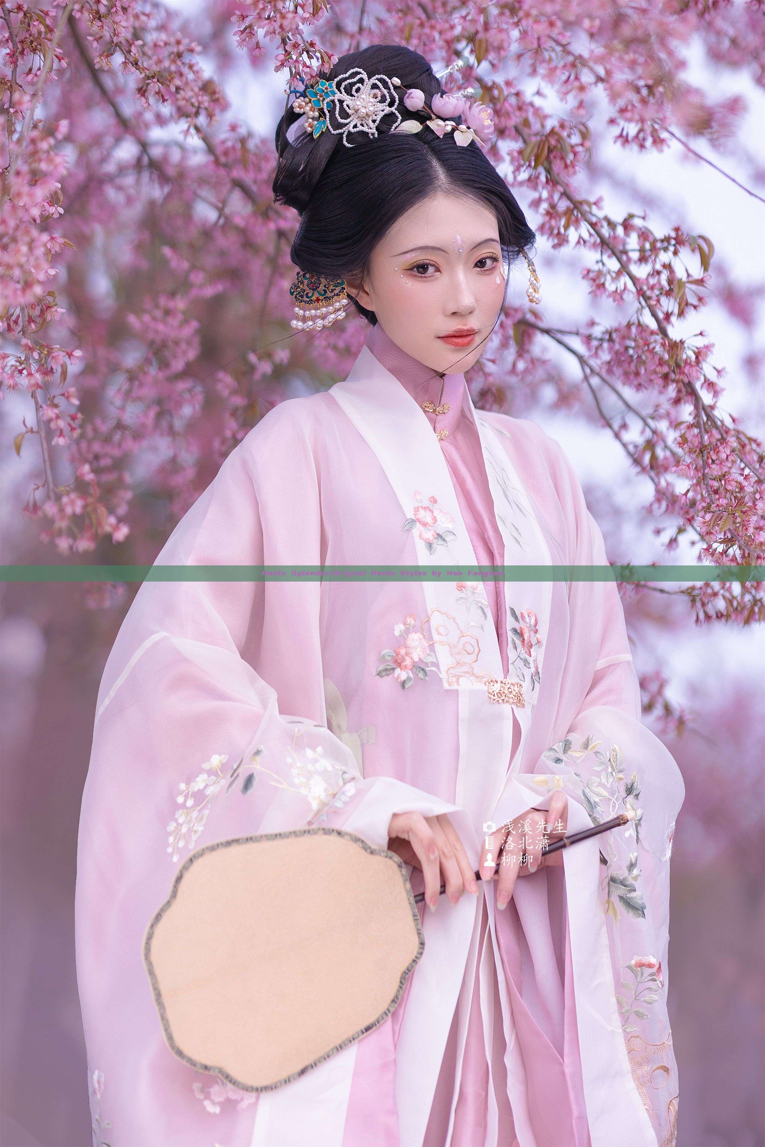 Hanfu Splendor:Original Hanfu Styles by Han Fanghua