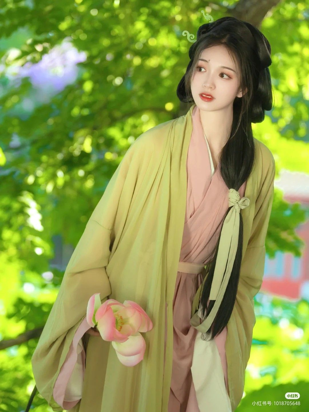 Long-sleeved Cheongsam:Embracing Autumns Elegance Long-sleeved Cheongsam:Embracing Autumns Elegance
