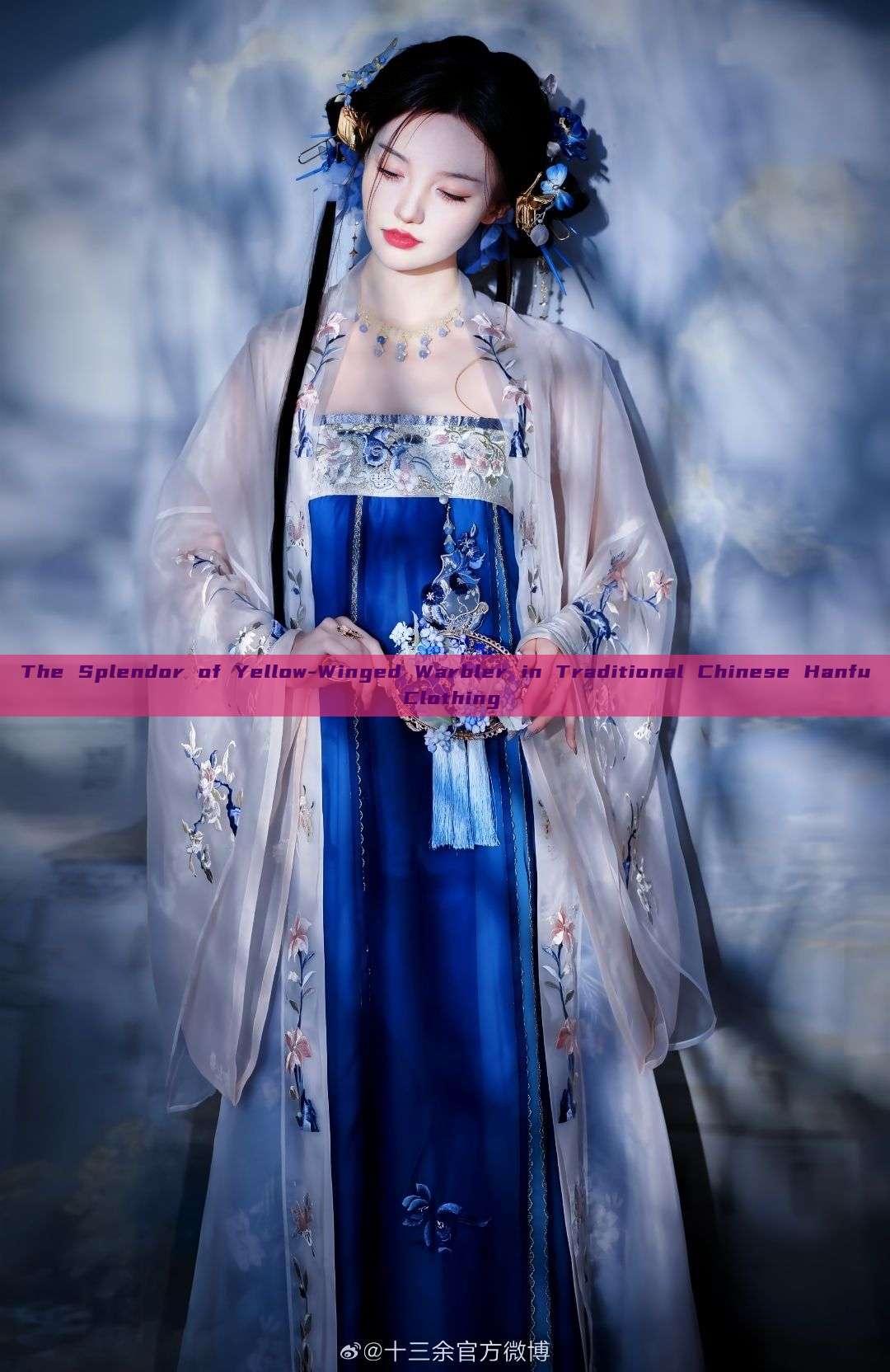 The Splendor of Yellow-Winged Warbler in Traditional Chinese Hanfu Clothing The Splendor of Yellow-Winged Warbler in Traditional Chinese Hanfu Clothing