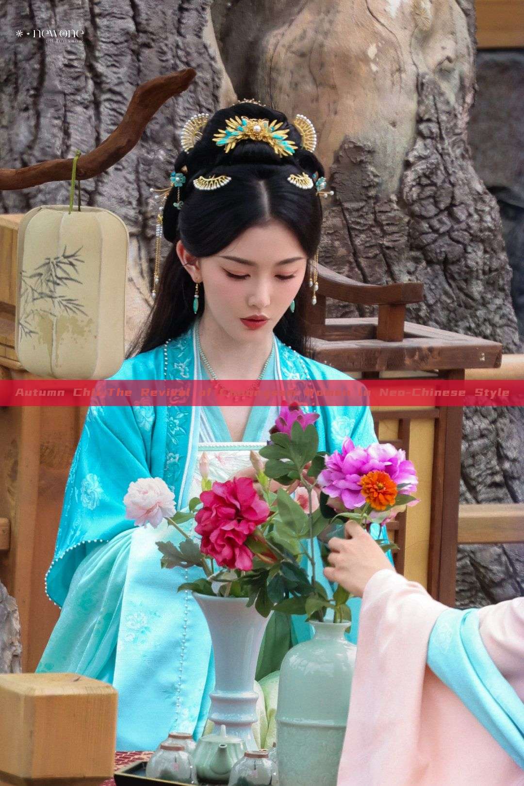 Autumn Chic:The Revival of Cheongsam Women in Neo-Chinese Style Autumn Chic:The Revival of Cheongsam Women in Neo-Chinese Style