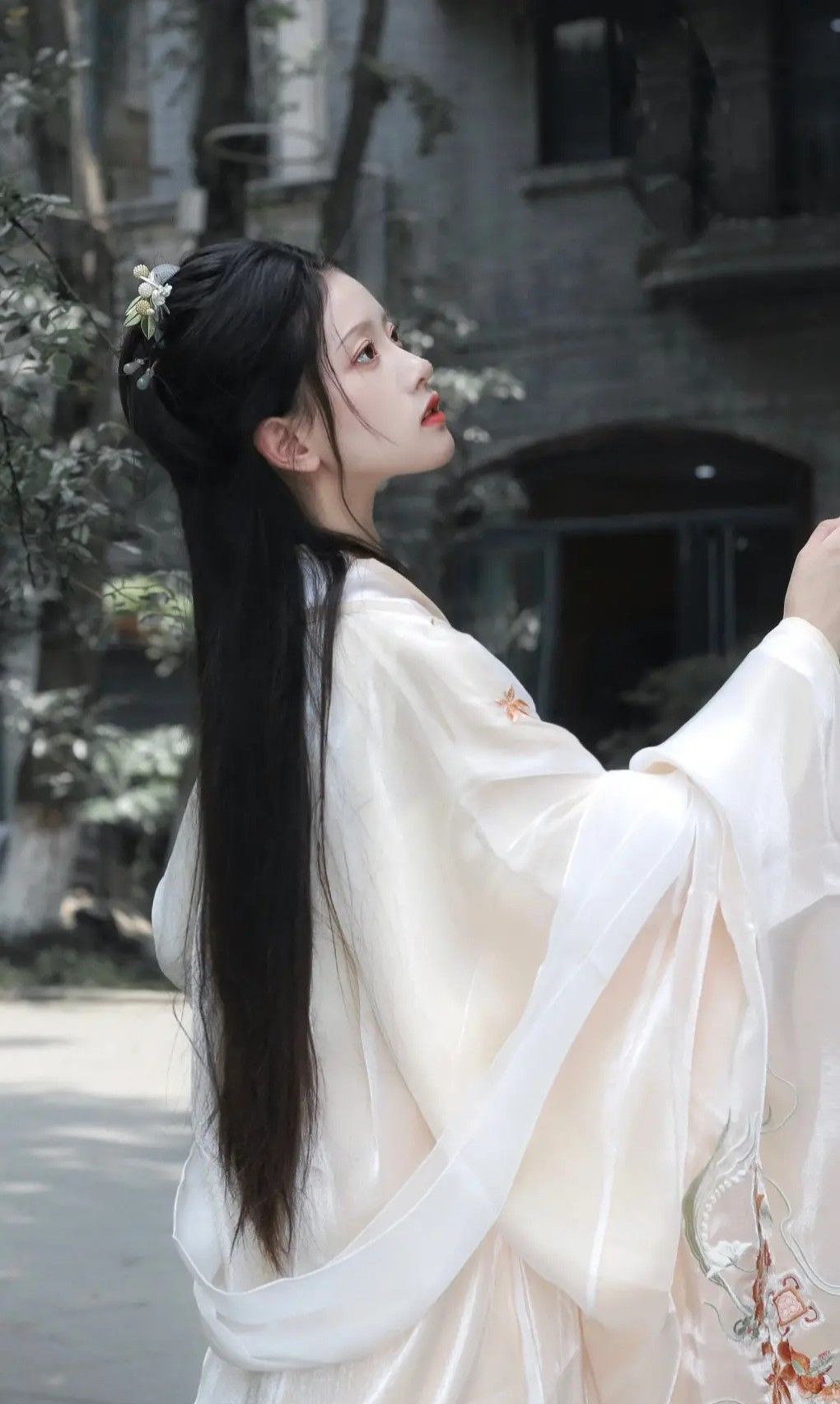 Wine Red Cheongsam Skirt:A Blend of Tradition and Elegance Wine Red Cheongsam Skirt:A Blend of Tradition and Elegance