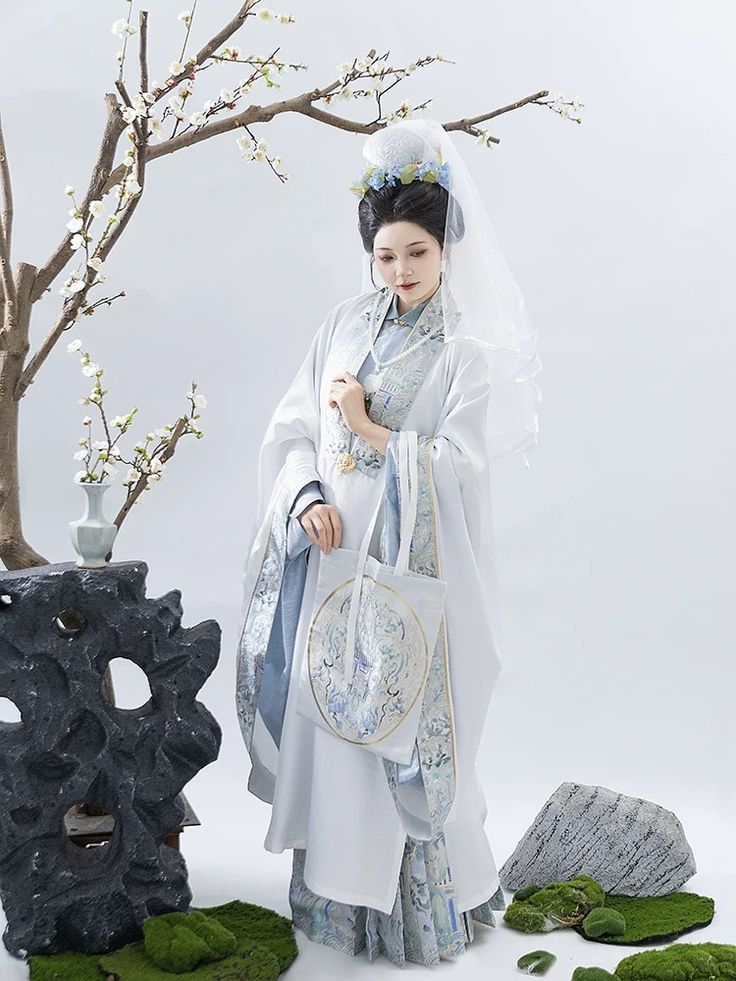 Customized Hanfu Fashion for Little Girls:Embracing Traditional Elegance