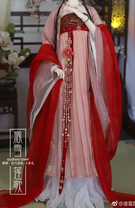 Young Hanfu Lovers:The Journey of a 12-15-Year-Old Hanfu-Wearing Couple Young Hanfu Lovers:The Journey of a 12-15-Year-Old Hanfu-Wearing Couple