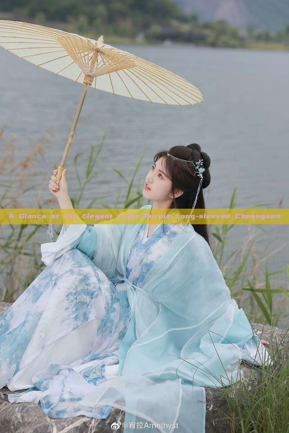 A Glance at the Elegant Light Purple Long-sleeved Cheongsam A Glance at the Elegant Light Purple Long-sleeved Cheongsam
