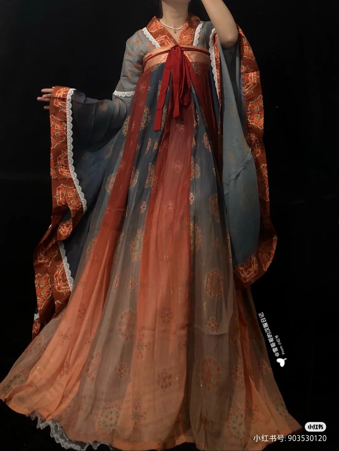 The Splendor of Hanfu:The Elegance of the Qiyao Six-Meter Robe