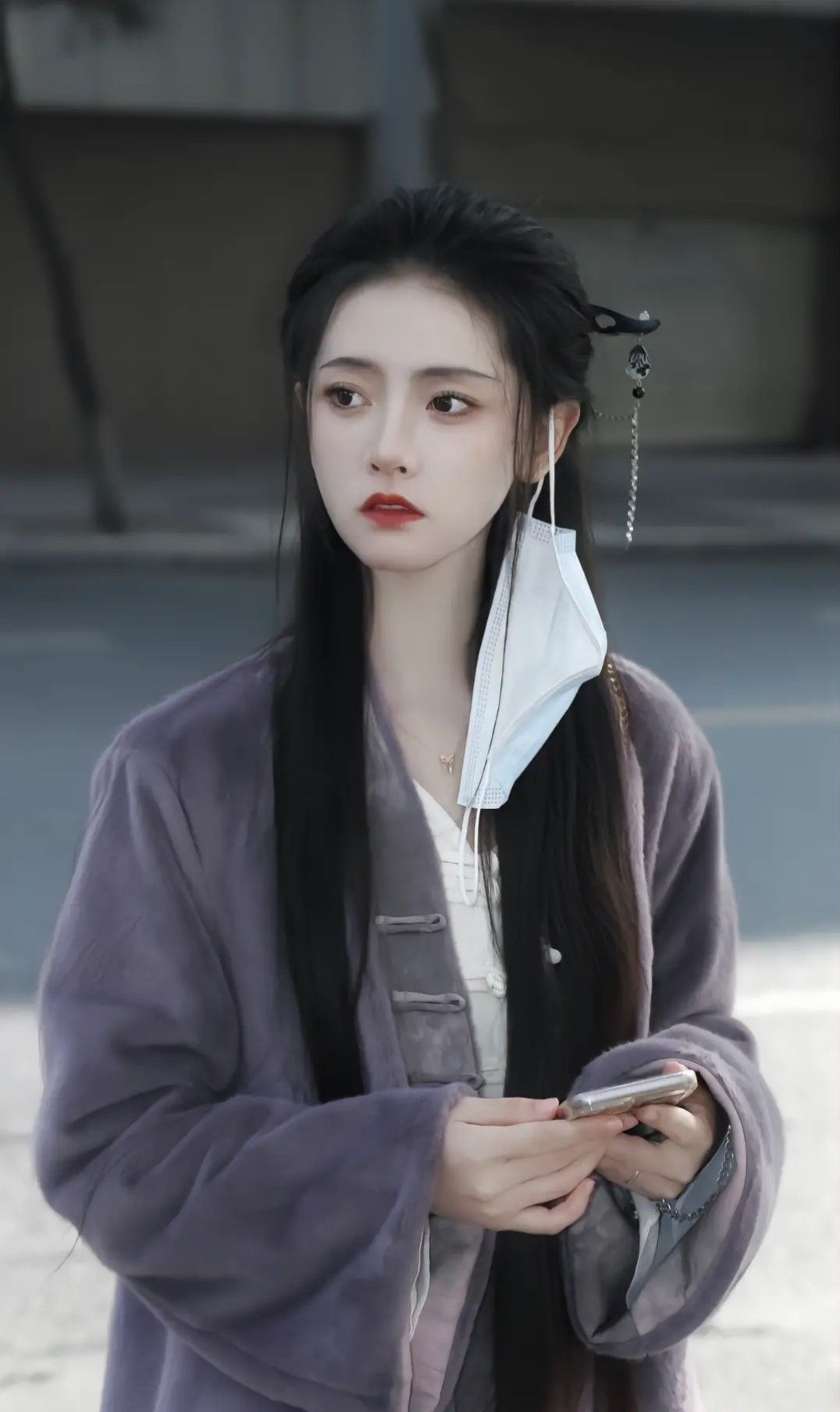 Traditional Splendor:A Girls Tang Suit Performance Attire